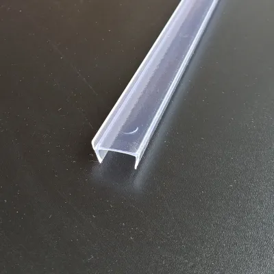 Listwa/uszczelka cokołu 18mm transparentna 3mb Listwa/uszczelka cokołu 18mm transparentna 3mb