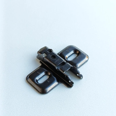 Prowadnik Clip Blum 173L6100 clip H0 czarny Prowadnik Clip Blum 173L6100 clip H0 czarny