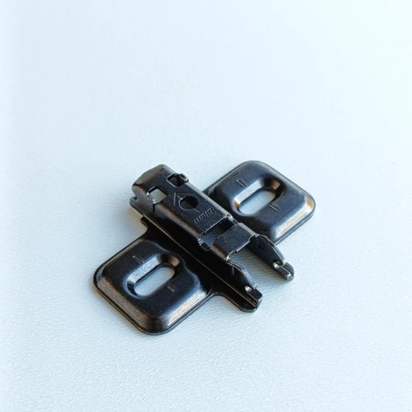 Prowadnik Clip Blum 173L6100 clip H0 czarny