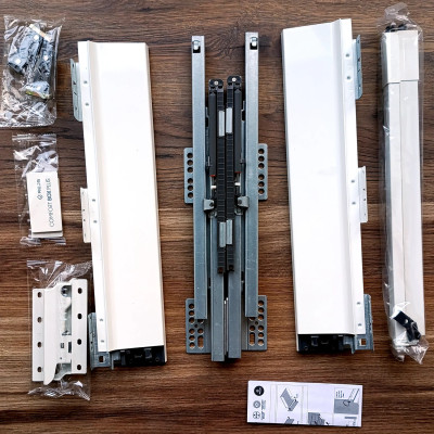 Szuflada Comfort Box Plus H135mm L500mm z relingiem średnia biała. Szuflada Comfort Box Plus H135mm L500mm z relingiem średnia biała.